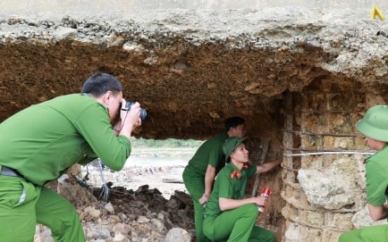 Trụ cầu sông Lô trơ lõi thép: Công an Phú Thọ vào cuộc