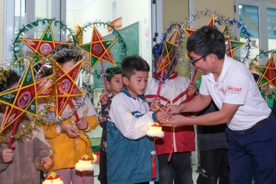 Yêu thương gửi tới trường bán trú nơi biên cương