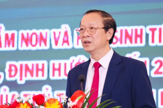 Cần chính sách đặc thù giữ chân giáo viên vùng dân tộc thiểu số