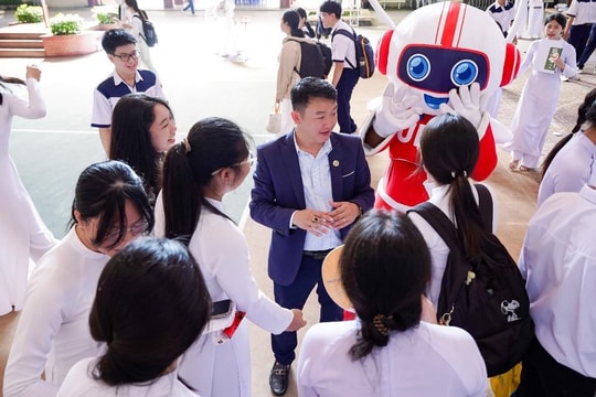 UEF triển khai xét học bổng sớm năm 2026 dựa trên kết quả học tập lớp 11