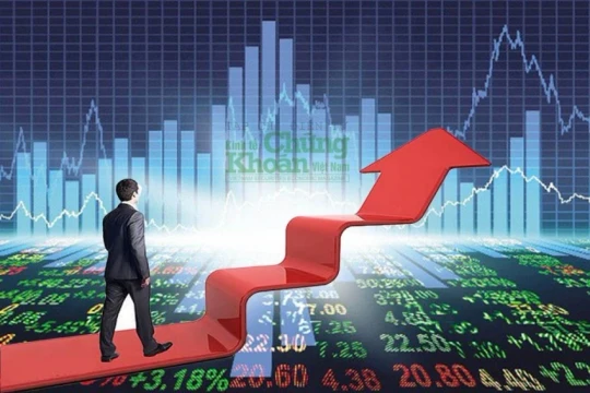 Thị trường tài chính cuối năm: Vẫn tiềm ẩn nhiều rủi ro