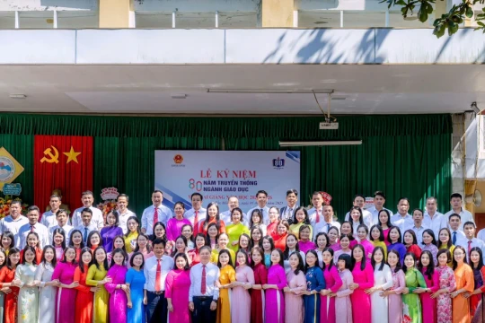 40 năm bền bỉ dựng xây tri thức và khát vọng