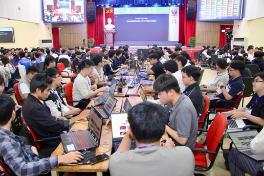 Gần 4.000 thí sinh tranh tài tại vòng chung kết AI Challenge TP Hồ Chí Minh 2025
