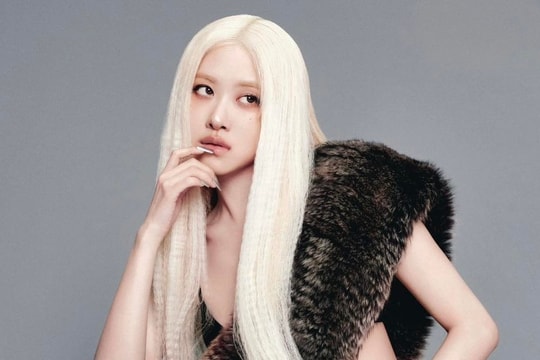 Rosé là nghệ sĩ Hàn đầu tiên được đề cử Ca khúc của năm tại Grammy