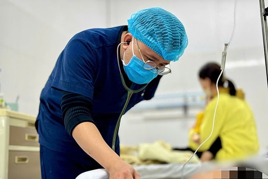 Số người già đột quỵ, trẻ nhỏ viêm phổi tăng do giao mùa