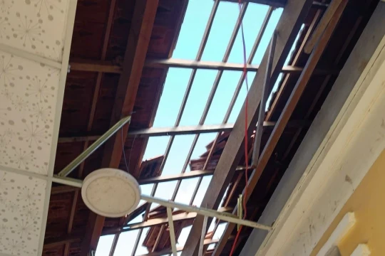 Trường học ở Gia Lai tan hoang sau bão Kalmaegi