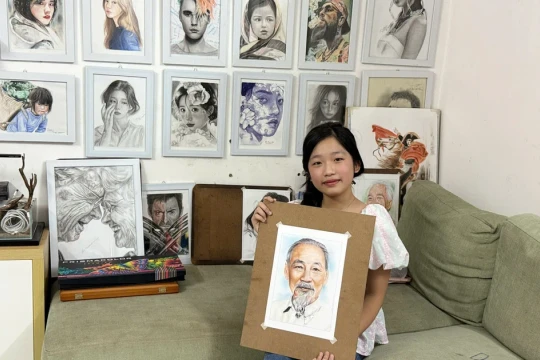 Cô bé 12 tuổi và hành trình biến nét chì thành ước mơ nghệ thuật