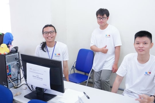 Ba nam sinh Đại học Khoa học Tự nhiên TP.HCM vô địch kỳ thi lập trình ICPC quốc gia 2025