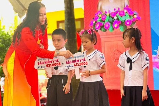 Trường học kêu gọi phụ huynh không tặng quà giáo viên dịp 20/11