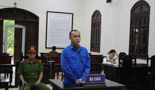 "Nổ” quen Chánh án TAND TP HCM, thợ làm giày chiếm đoạt 645 triệu đồng