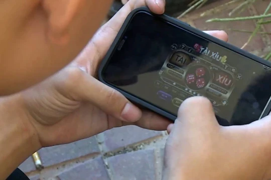 Cảnh báo học sinh đánh bạc trực tuyến với số tiền lớn