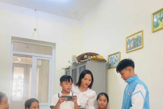 Cô giáo vùng cao cùng trò nâng cao dân trí, đẩy lùi tình trạng tảo hôn