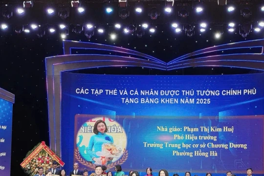 Nữ nhà giáo tận tụy và tiên phong trong chuyển đổi số giáo dục