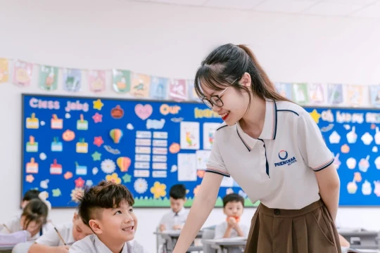 Triển khai hiệu quả, bền vững dạy học tiếng Anh bắt buộc từ lớp 1