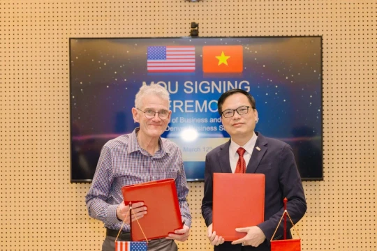 Triển khai chương trình MBA định hướng tư duy quản trị số đầu tiên tại Việt Nam