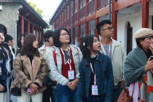 Thanh niên Việt Nam tham gia 'Hành trình đỏ nghiên cứu, học tập' tại Trung Quốc