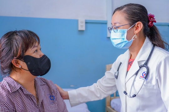 Làm gì khi có dấu hiệu ngộ độc thực phẩm?