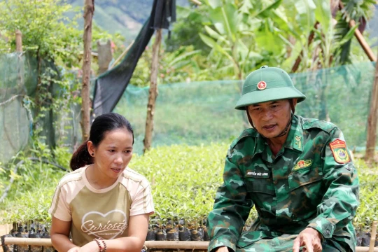 Trầm hương 'nảy lộc' giúp bản Chứt từng bước thay da đổi thịt