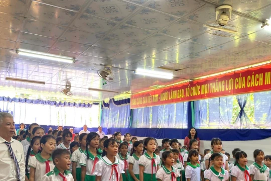 Ngành Giáo dục Đà Nẵng đồng hành cùng xã Trà My quản lý và bồi dưỡng giáo viên