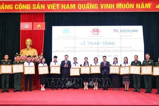 Gặp mặt 80 nhà giáo tiêu biểu toàn quốc