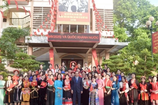 'Kỷ cương - Sáng tạo - Đột phá - Phát triển' là chủ đề năm học 2025 - 2026 của Trường Phổ thông Vùng cao Việt Bắc