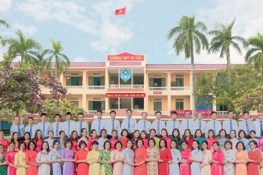 Trường THPT Vũ Tiên, Hưng Yên: Tự hào hành trình 60 năm 'thắp lửa tri thức'