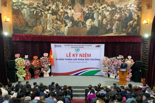 Dấu ấn 30 năm tạo nguồn nhân lực khoa học môi trường cho đất nước