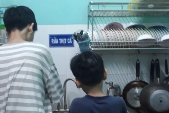 Mẹ lười, con nên người!