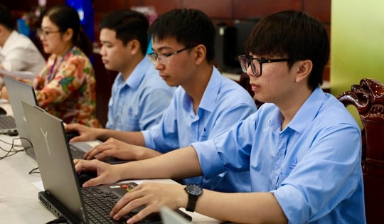 Công chức đi làm đợt Tết Bính Ngọ hưởng chế độ thế nào?