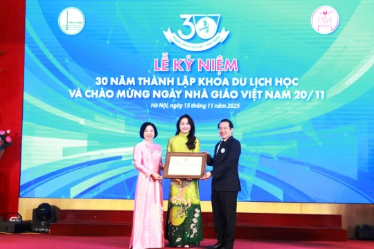 Hành trình 30 năm xây dựng và trưởng thành của Khoa Du lịch học ĐHKHXH&NV