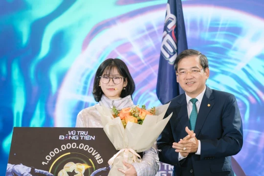 Nữ sinh giành giải thưởng 'khủng' 1 tỷ đồng khi tham gia sân chơi về tài chính