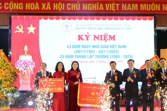 Lãnh đạo tỉnh Bắc Ninh dự kỷ niệm Ngày nhà giáo Việt Nam