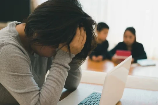 Nhật Bản: 'Karoshi' - cuộc khủng hoảng sức khỏe trong ngành giáo dục