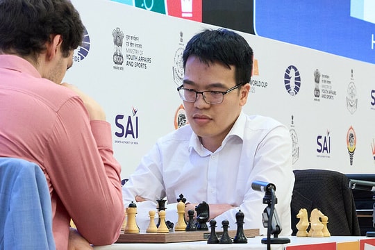 Quang Liêm bị loại sau ba lần 'chết hụt' ở World Cup cờ vua