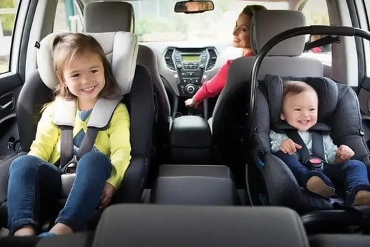 Hiểu đúng về quy định "từ ngày 1/1/2026, ô tô cá nhân phải có thiết bị an toàn khi chở trẻ em"