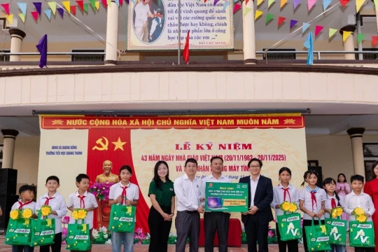 Nestlé trao tặng phòng máy tính giúp học sinh tiếp cận công nghệ