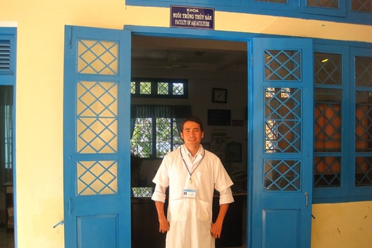 Thầy giáo nghiên cứu tinh trùng cá là ứng viên GS duy nhất ngành thủy sản