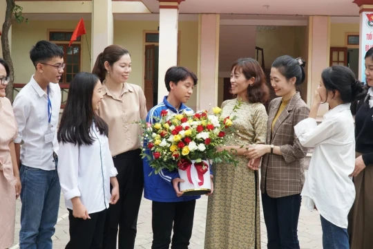 Trao truyền yêu thương và tri thức