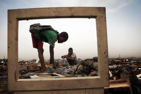 Rác thải điện tử: Cơn sóng ngầm của thời đại số