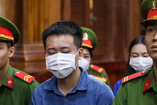 Hình ảnh Quang Linh Vlog, Hằng Du mục trong phòng xét xử