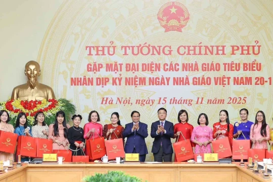Người truyền lửa đam mê lịch sử nơi miền biên viễn