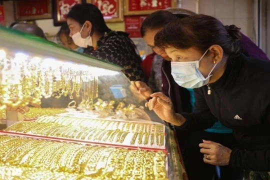 Giá vàng hôm nay 19/11 giảm 1 triệu 700 ngàn đồng, thế giới tiếp đà giảm