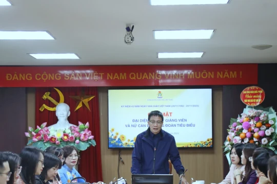 Công đoàn Giáo dục Việt Nam gặp mặt nữ giảng viên tiêu biểu