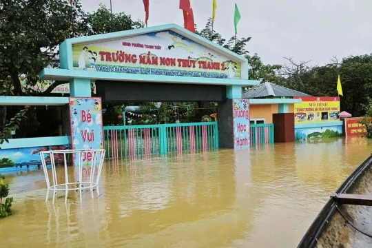 Trường học thực hiện ‘4 tại chỗ’ ứng phó với mưa lũ