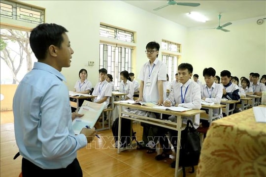 Người thầy 'đi bằng đôi tay' với trái tim nhiệt huyết