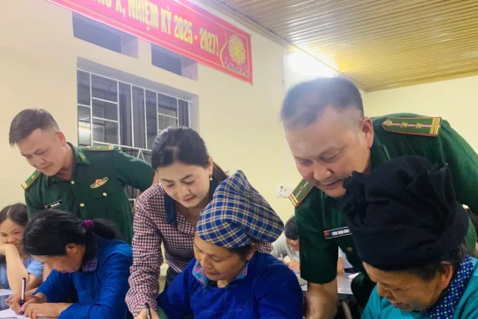 Tăng cường công tác tuyên truyền vận động để xóa mù chữ ở Tuyên Quang