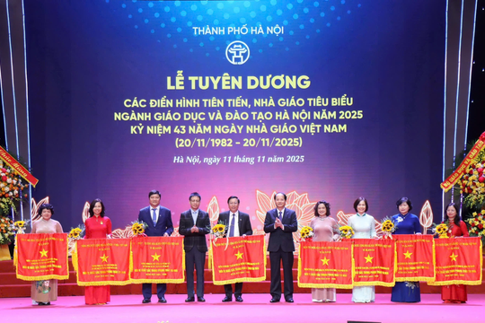 Trường THCS Thành Công đón nhận Cờ Thi đua của Chính phủ - Hành trình vươn lên từ tâm huyết và đoàn kết