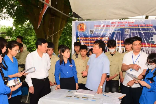 Hỗ trợ thông tin, 'đòn bẩy' giảm nghèo bền vững tại Tuyên Quang