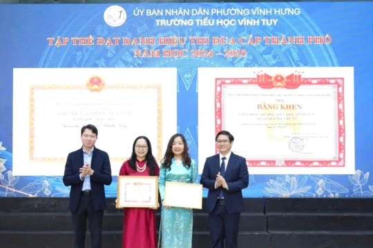 Học sinh Hà Nội tái hiện hình ảnh người thầy trong dòng chảy lịch sử