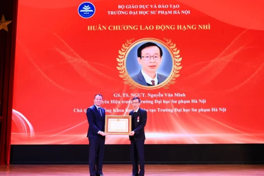 GSTS NGƯT Nguyễn Văn Minh được trao Huân chương Lao động hạng Nhì